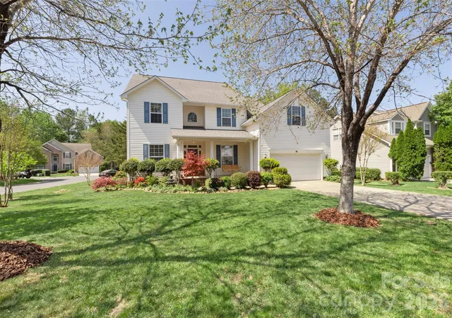 Photo 2 of Sale Pending at 14926 Bridle Tr Ln, Pineville, NC 28134 | MLS# 4379453 | Listing updated on 2026-09-17