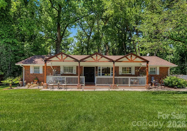 1st image of 5127 Hoover Dr, Charlotte, NC 28269 | MLS# 4379482