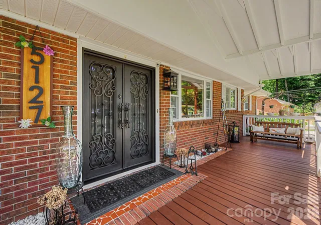 2nd image of 5127 Hoover Dr, Charlotte, NC 28269 | MLS# 4379482