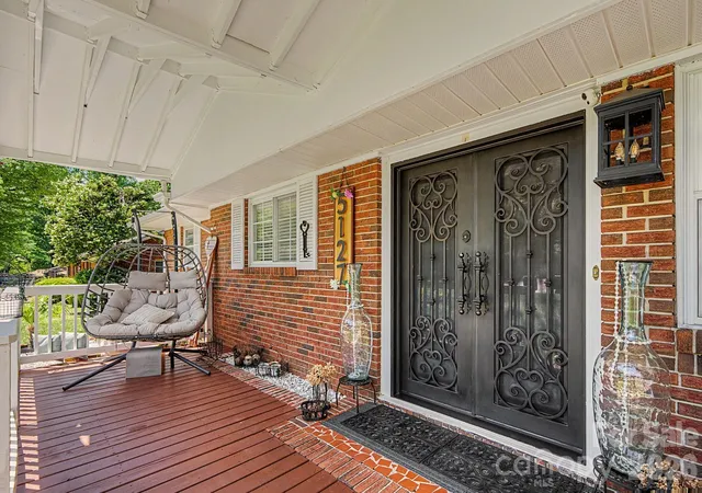 3rd image of 5127 Hoover Dr, Charlotte, NC 28269 | MLS# 4379482