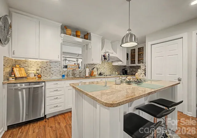 5th image of 5127 Hoover Dr, Charlotte, NC 28269 | MLS# 4379482