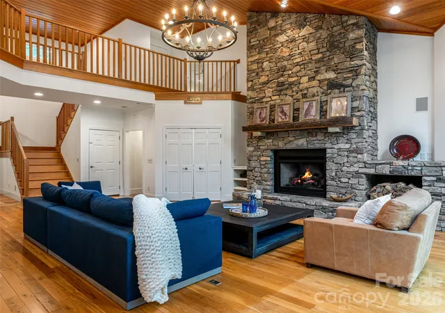 Photo 2 of Single family home for sale at 307 S Braeside Ct, Asheville, NC 28803 | MLS# 4379518 | Listing updated on 2026-09-27
