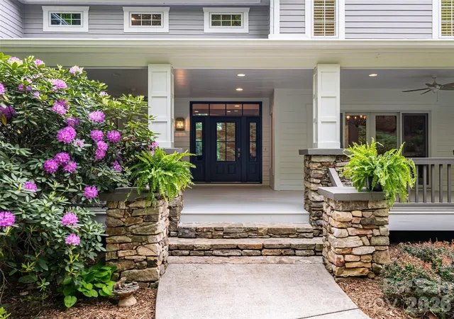 Photo 3 of Single family home for sale at 307 S Braeside Ct, Asheville, NC 28803 | MLS# 4379518 | Listing updated on 2026-09-27