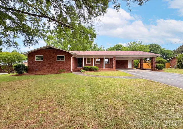 1st image of 128 Greenview Dr, Kannapolis, NC 28081 | MLS# 4379540