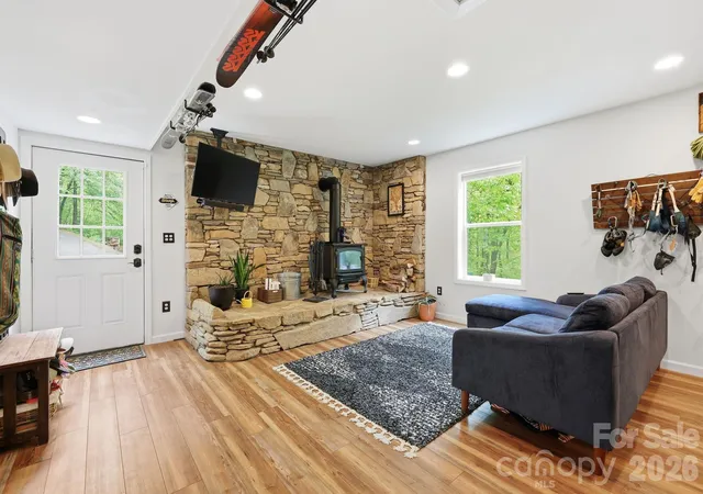 Homes for sale in Flat Rock, NC | 302 Rich Mountain Rd, Flat Rock, NC 28731 | MLS# 4379587