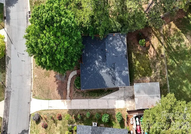 3rd image of 1720 Miles Ct, Charlotte, NC 28216 | MLS# 4379596