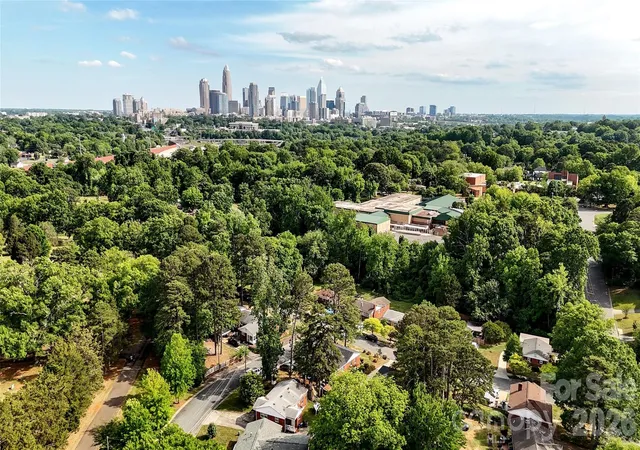 4th image of 1720 Miles Ct, Charlotte, NC 28216 | MLS# 4379596