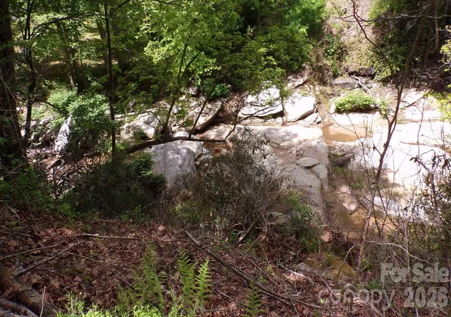 Homes for sale in Hendersonville, NC | 216 Paradise Rd, Hendersonville, NC 28792 | MLS# 4379597