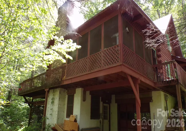 Homes for sale in Hendersonville, NC | 216 Paradise Rd, Hendersonville, NC 28792 | MLS# 4379597