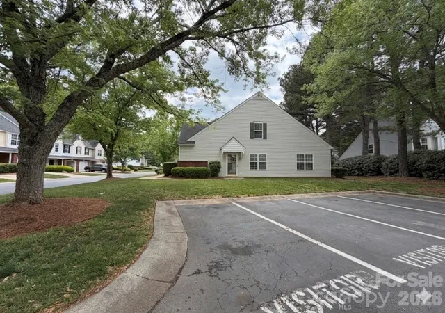 2nd image of 10206 University Park Ln, Charlotte, NC 28213 | MLS# 4379615