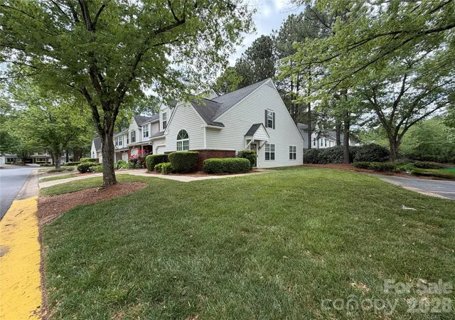 Photo 3 of Townhouse for sale at 10206 University Park Ln, Charlotte, NC 28213 | MLS# 4379615 | Listing updated on 2026-10-07