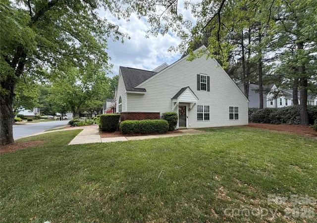 32nd image of 10206 University Park Ln, Charlotte, NC 28213 | MLS# 4379615