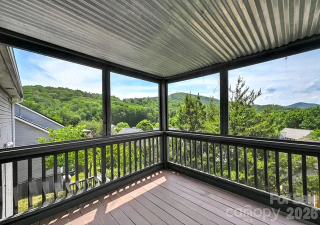 Photo 3 of Single family home for sale at 85 Rotunda Cir, Asheville, NC 28806 | MLS# 4379680 | Listing updated on 2026-10-04