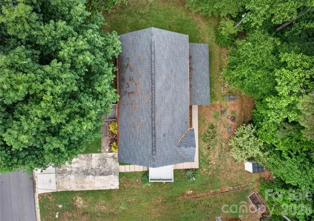 Photo 3 of Single family home for sale at 202 King David Ln, Gastonia, NC 28056 | MLS# 4379701 | Listing updated on 2026-09-04