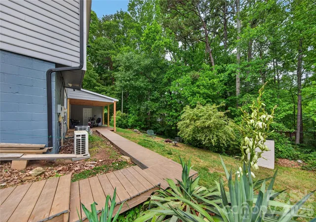 Photo 3 of Single family home for sale at 202 King David Ln, Gastonia, NC 28056 | MLS# 4379701 | Listing updated on 2026-09-04