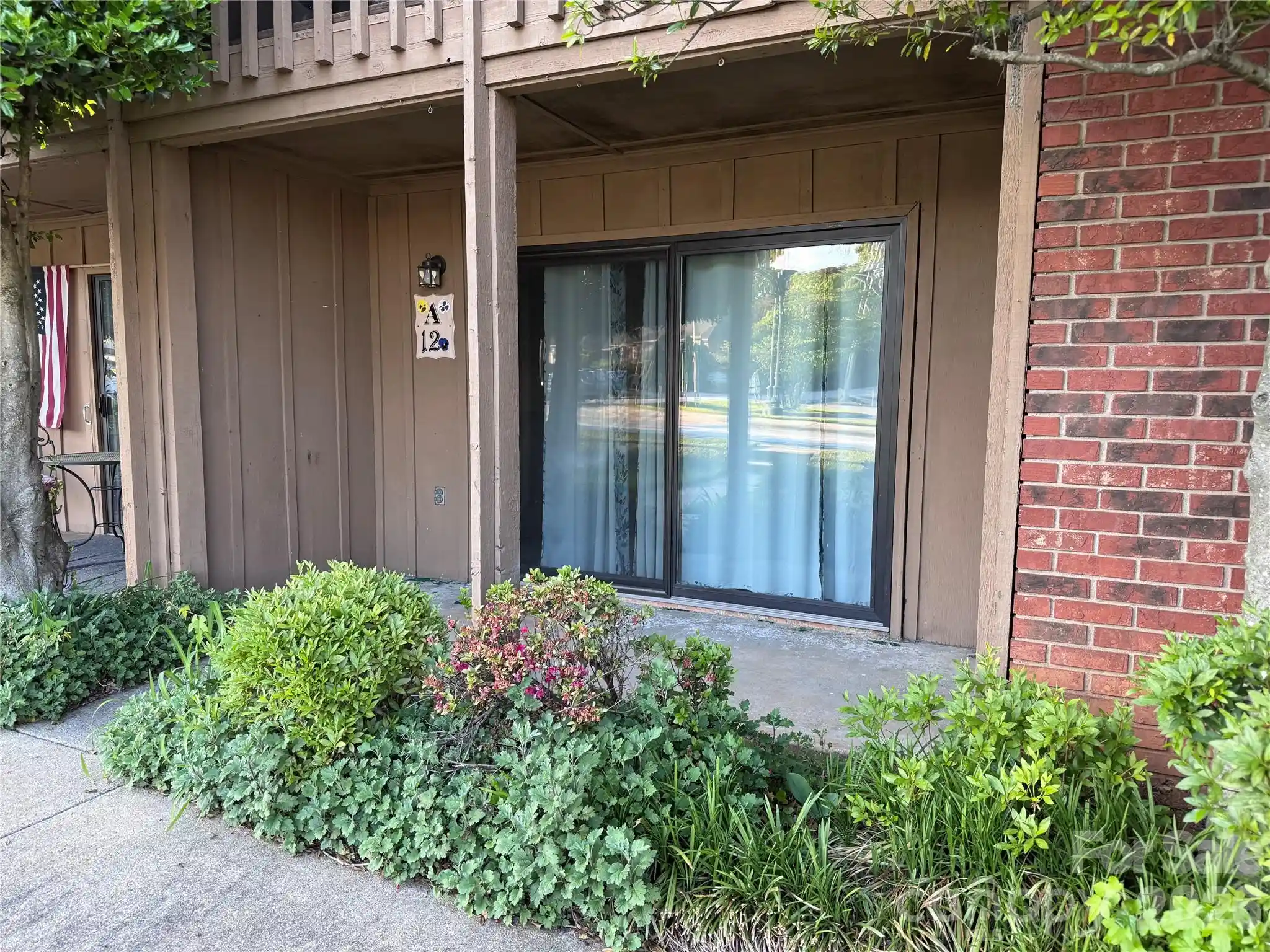 Listing Photo 2 - Condo for sale in 427 6Th Ave W located at 427 6Th Ave W, Hendersonville, NC 28739 - Unit #A-12