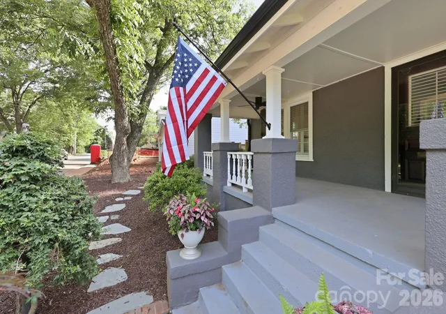 Photo 4 of Single family home for sale at 327 Campus St, Charlotte, NC 28216 | MLS# 4379740 | Listing updated on 2026-08-21