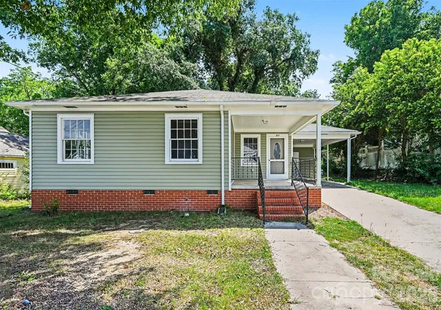 Homes for sale in Lancaster, SC | 303 N White St, Lancaster, SC 29720 | MLS# 4379773