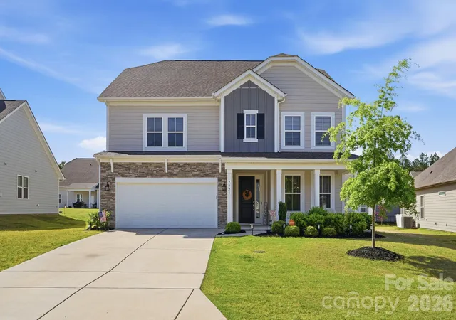 Photo 1 of Single family home for sale at 7924 Crk Park Dr, Denver, NC 28037 | MLS# 4379852 | Listing updated on 2026-06-26