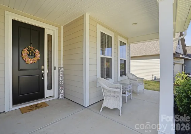 Photo 3 of Single family home for sale at 7924 Crk Park Dr, Denver, NC 28037 | MLS# 4379852 | Listing updated on 2026-06-26