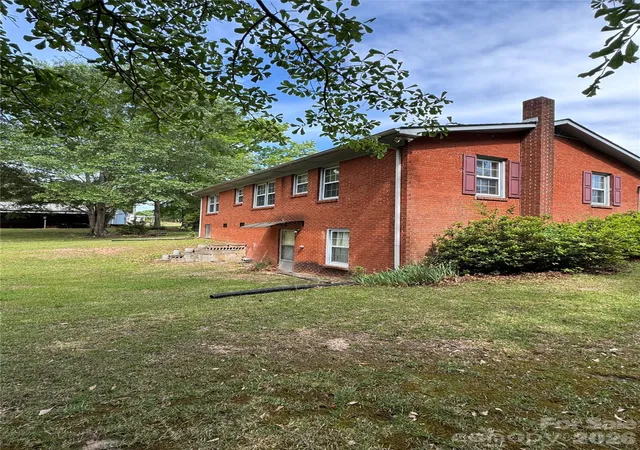 Homes for sale in Wadesboro, NC | 1100 Old Lilesville Rd, Wadesboro, NC 28170 | MLS# 4379901