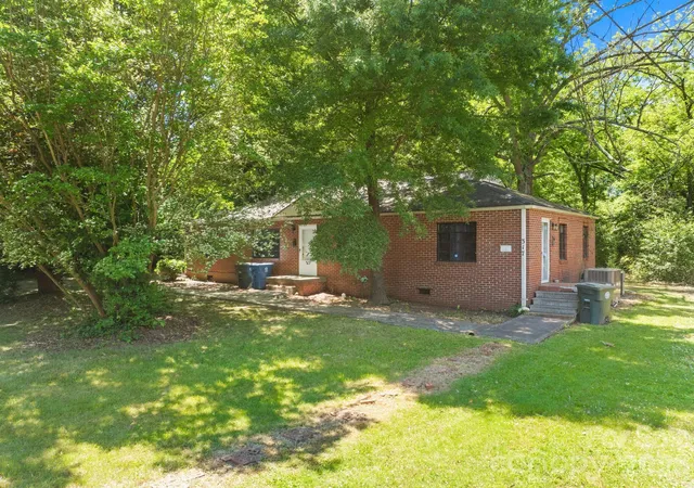 Photo 4 of House for sale at 317 W D Ave, Salisbury, NC 28144 | MLS# 4379914 | Listing updated on 2026-09-13