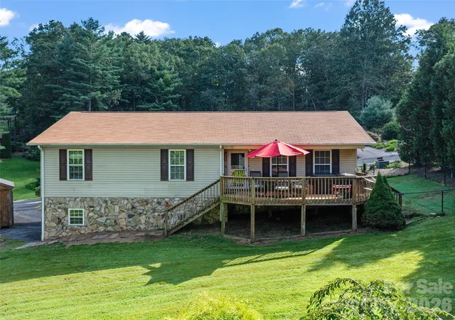 Homes for sale in Spruce Pine, NC | 282 Sourwood Dr, Spruce Pine, NC 28777 | MLS# 4379946