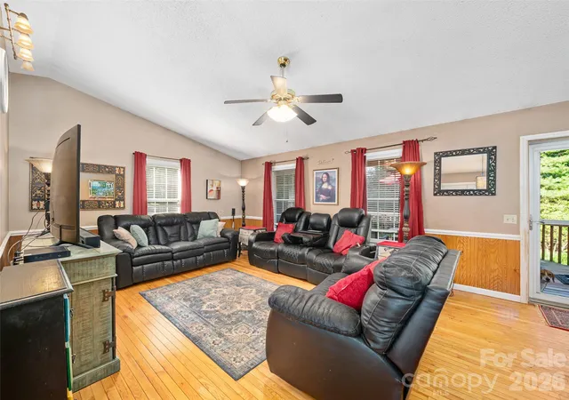 Photo 3 of Single family home for sale at 282 Sourwood Dr, Spruce Pine, NC 28777 | MLS# 4379946 | Listing updated on 2026-09-17
