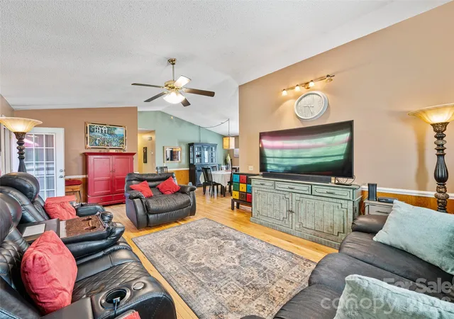Photo 3 of Single family home for sale at 282 Sourwood Dr, Spruce Pine, NC 28777 | MLS# 4379946 | Listing updated on 2026-09-17