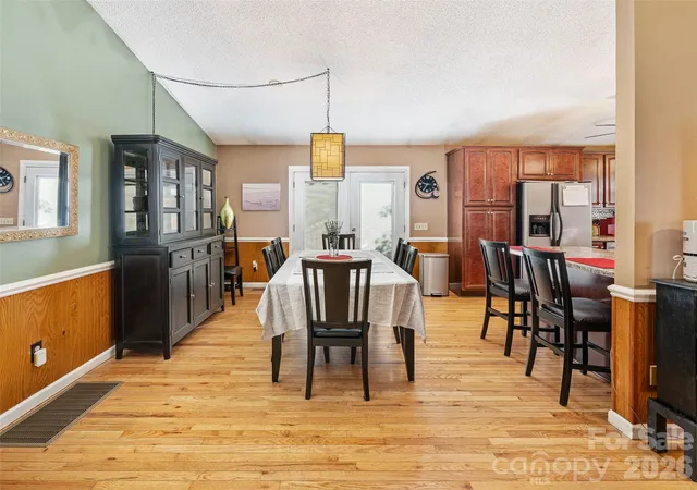 Photo 4 of Single family home for sale at 282 Sourwood Dr, Spruce Pine, NC 28777 | MLS# 4379946 | Listing updated on 2026-09-17