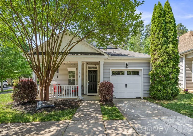 1st image of 19303 Pocono Ln, Cornelius, NC 28031 | MLS# 4379962