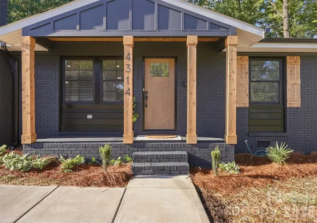 2nd image of 4314 Ivanhoe Pl, Charlotte, NC 28205 | MLS# 4379977