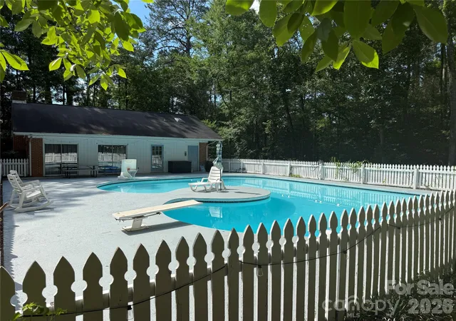 Homes for sale in Cheraw, SC | 209 Fairway Rd, Cheraw, SC 29520 | MLS# 4380014