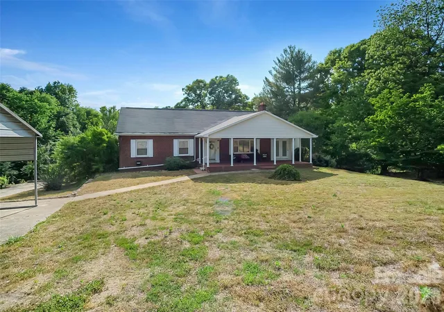 Photo 3 of Single family home for sale at 3021 Davis Park Rd, Gastonia, NC 28052 | MLS# 4380027 | Listing updated on 2026-08-21