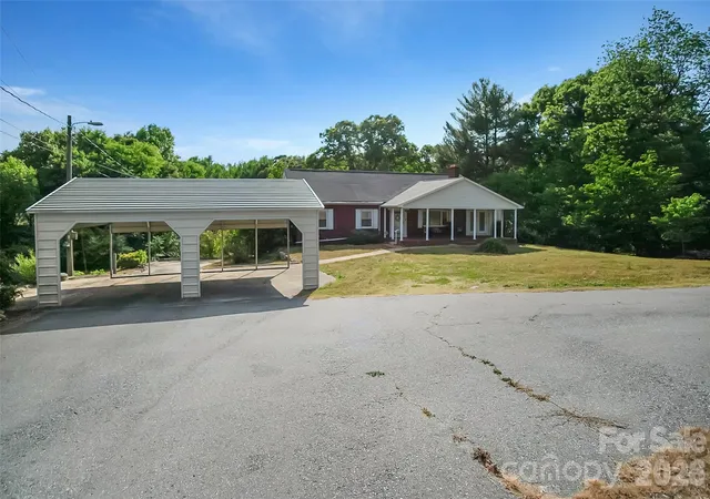 Photo 3 of Single family home for sale at 3021 Davis Park Rd, Gastonia, NC 28052 | MLS# 4380027 | Listing updated on 2026-08-21