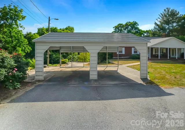 Photo 4 of Single family home for sale at 3021 Davis Park Rd, Gastonia, NC 28052 | MLS# 4380027 | Listing updated on 2026-08-21