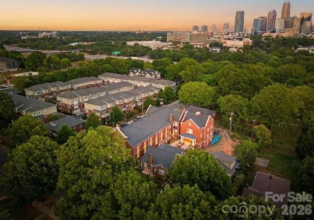 5th image of 201 Grandin Rd, Charlotte, NC 28208