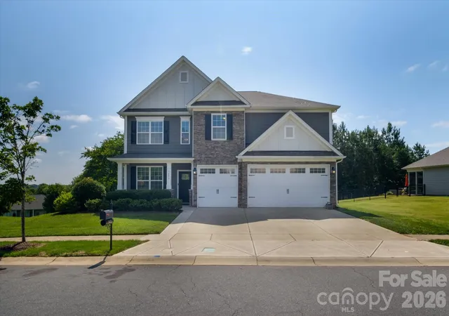 Homes for sale in Charlotte, NC | 5401 Casper Dr, Charlotte, NC 28214 | MLS# 4380133