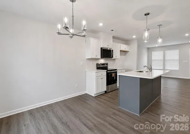 Photo 3 of Single family home for sale at 532 Bond St, Statesville, NC 28677 | MLS# 4380155 | Listing updated on 2026-10-02