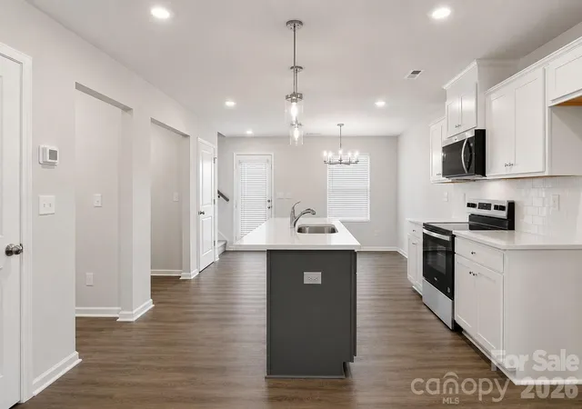 Photo 4 of Single family home for sale at 532 Bond St, Statesville, NC 28677 | MLS# 4380155 | Listing updated on 2026-10-02