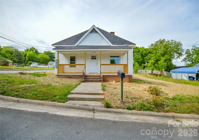 Photo 1 of Single family home for sale at 730 W Oakwood Ave, Albemarle, NC 28001 | MLS# 4380173 | Listing updated on 2026-09-13
