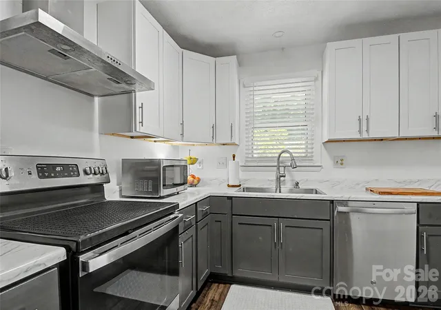Photo 2 of Single family home for sale at 155 Chestnut Pl, Arden, NC 28704 | MLS# 4380174 | Listing updated on 2026-08-11