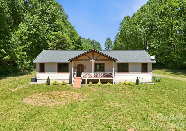 Homes for sale in Saluda, NC | 3540 Fork Creek Rd, Saluda, NC 28773 | MLS# 4380211