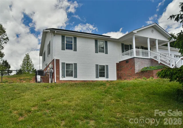 Homes for sale in Flat Rock, NC | 116 Kay Rd, Flat Rock, NC 28731 | MLS# 4380251