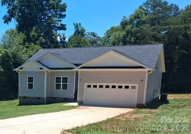Photo 2 of Single family home for sale at 125 Kiser St, Bessemer City, NC 28016 | MLS# 4380291 | Listing updated on 2026-09-15