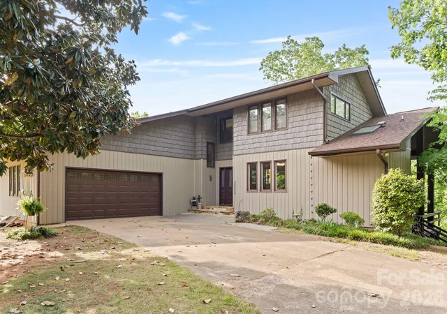 Photo 1 of Single family home for sale at 415 Reel Holw Rd, Marion, NC 28752 | MLS# 4380297 | Listing updated on 2026-05-12