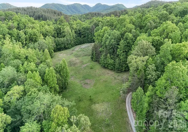 Photo 4 of Single family home for sale at 415 Reel Holw Rd, Marion, NC 28752 | MLS# 4380297 | Listing updated on 2026-05-12
