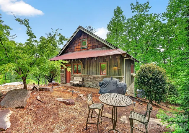 Photo 4 of Single family home for sale at 159 Osprey Roost Dr, Nebo, NC 28761 | MLS# 4380380 | Listing updated on 2026-08-16