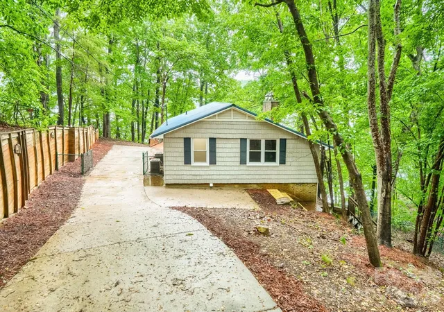 Homes for sale in New London, NC | 42640 Moonshine Dr, New London, NC 28127 | MLS# 4380413