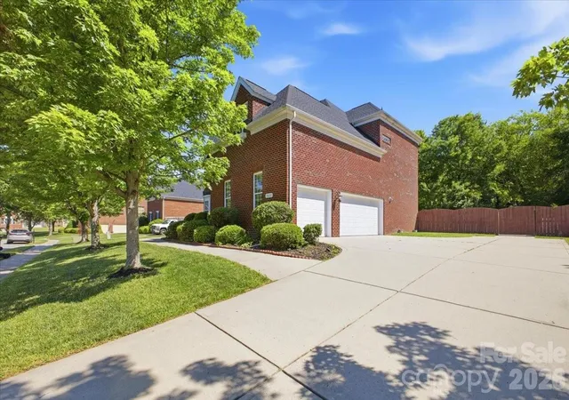 3rd image of 1825 Laveta Rd, Charlotte, NC 28269 | MLS# 4380433